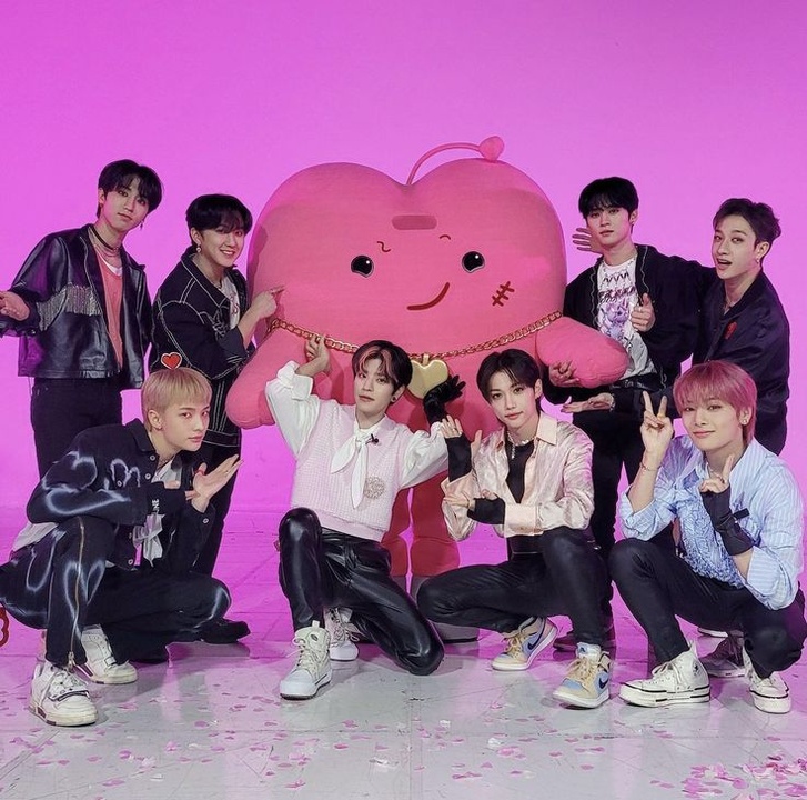 Quebra-Cabeça de Stray Kids Maxident no Jigsaw 365