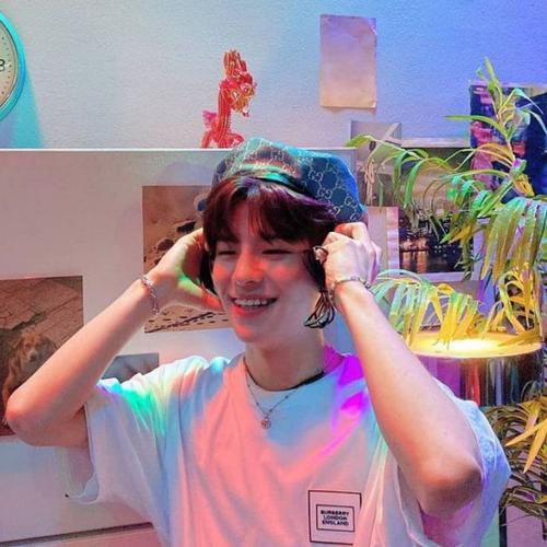 seungmin sorrindo colorido