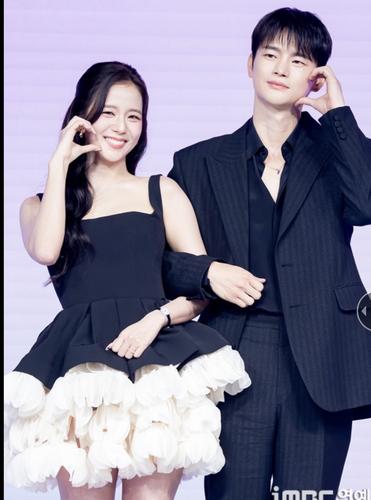 Jisoo y Seo In-guk