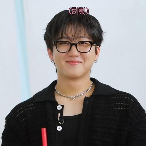 changbin sorrindo amo