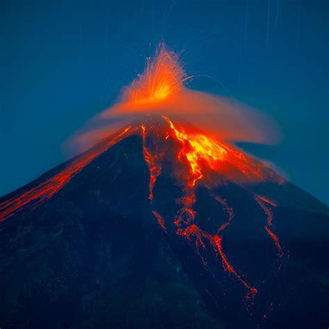 erupción volcán