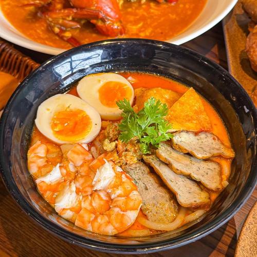 Golden Curry Laksa