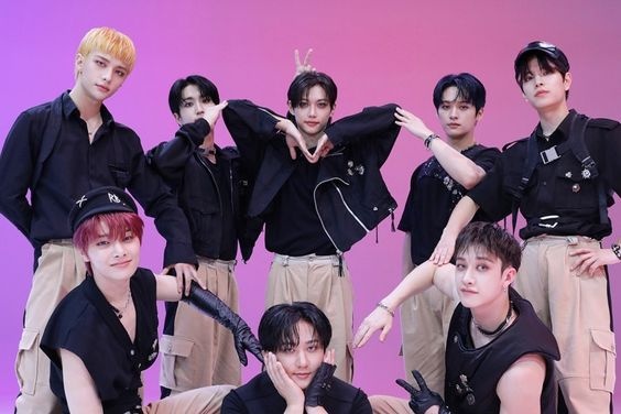 Stray Kids - Case 143 Jigsaw Puzzle Online - Jigsaw 365