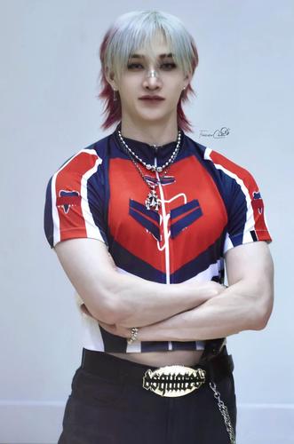 BANG CHAN IN REEEEEDDDD
