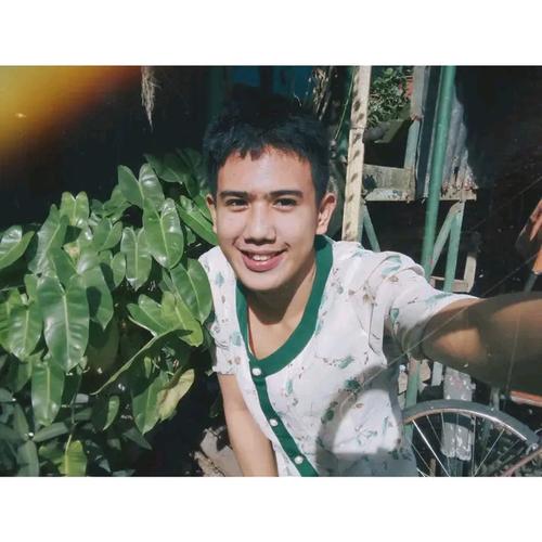 Oliver Jr Dela Pena is a Filipino TikToker vlogger and digit