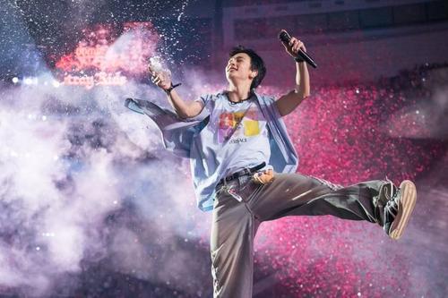 hyunjin colorido se divertindo lindo te amo